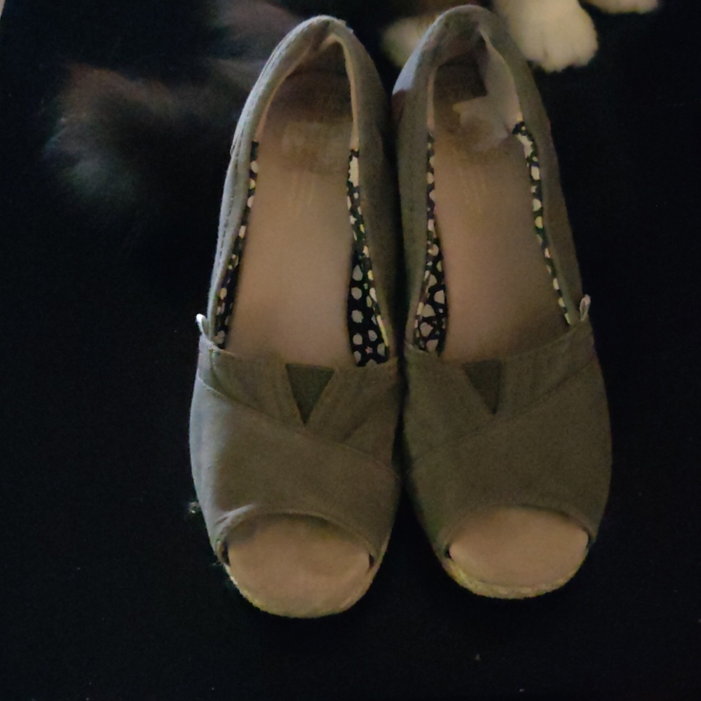 Toms